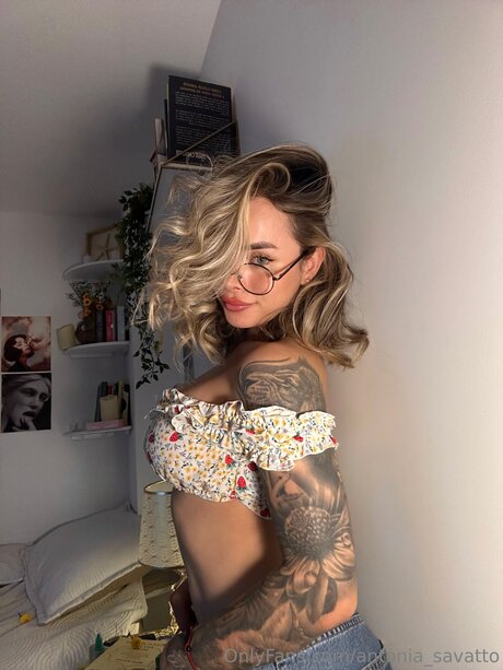 antonia savatto naked star pics