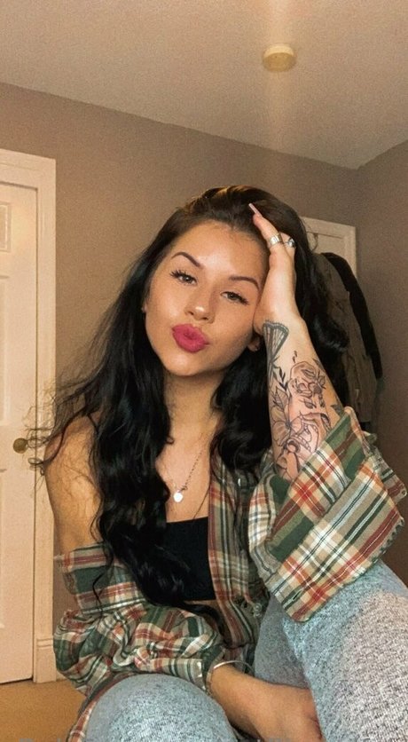 lizzysnyder18 star free pics