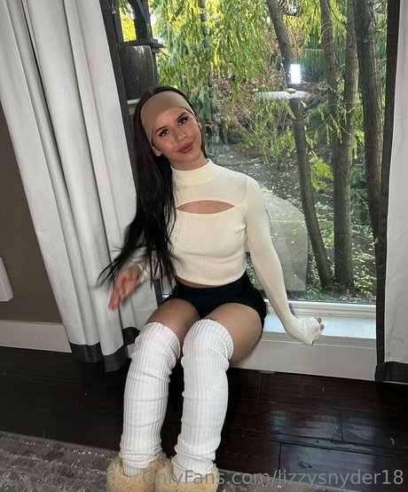 lizzysnyder18 sex pornstar image