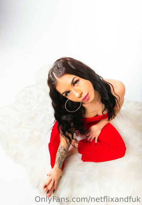 lizzysnyder18 star nude image