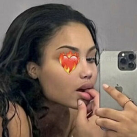 Tootatis model adult images