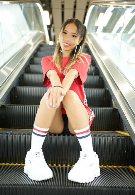 AlicexAllison model hot image