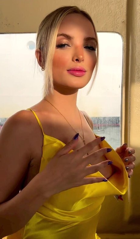 Giovanna Chaves exclusive model gallery