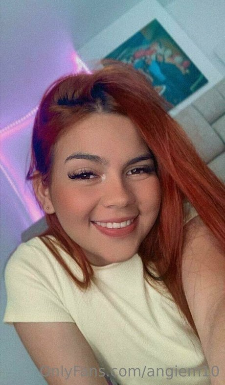 angiem10 nude model pics