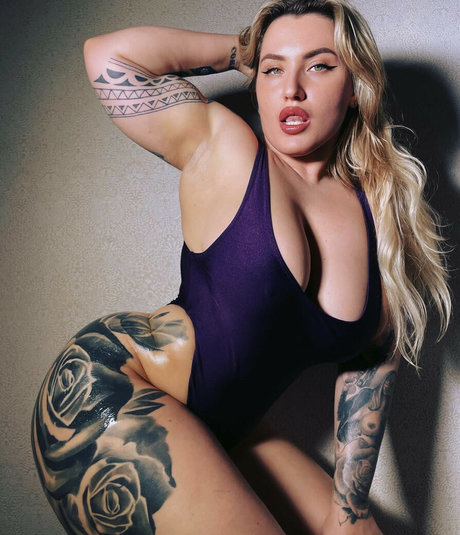 SwagRussianPanda model naked pictures