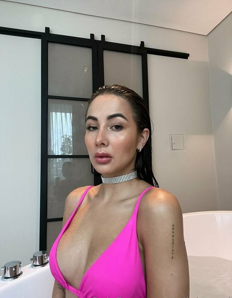 Mila Bernal perfect star pictures