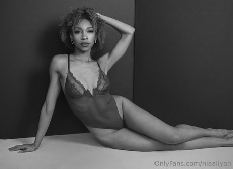 niaaliyah beautiful star photos
