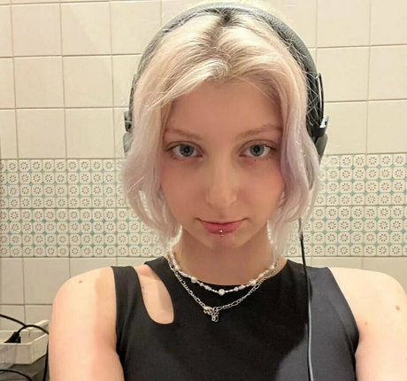 Lit1le Kitty_ high quality actress image