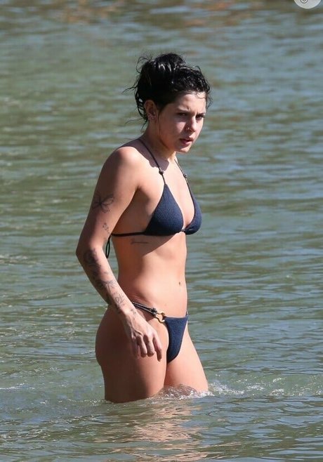 Ana Castela star erotic images