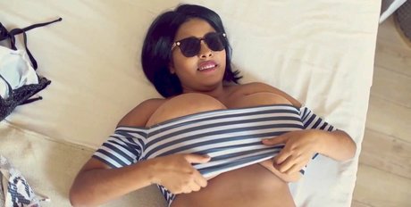 Bianka Bouyer pretty model archive