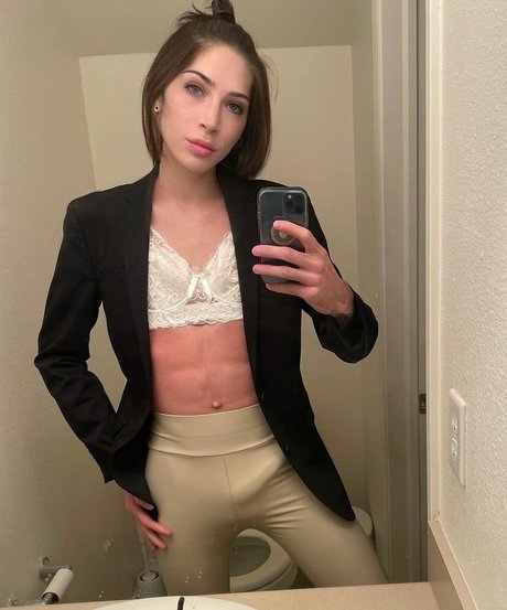 Allie Lilac art model photos