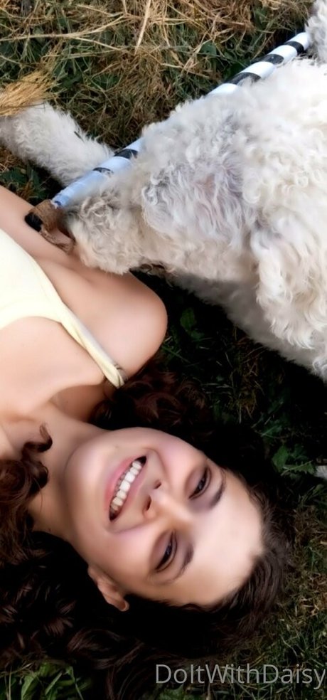 doitwithdaisy art model picture