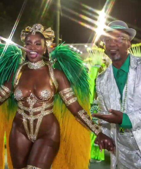 Iza Cantora sexy pornstar img