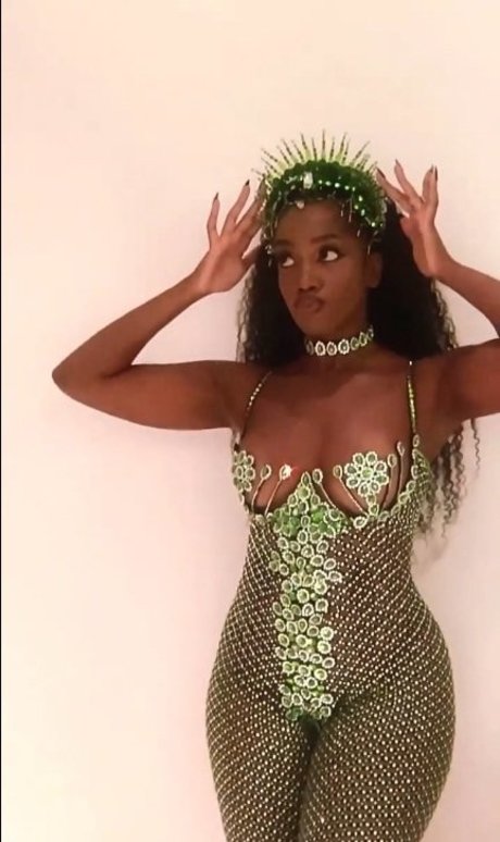 Iza Cantora model perfect picture