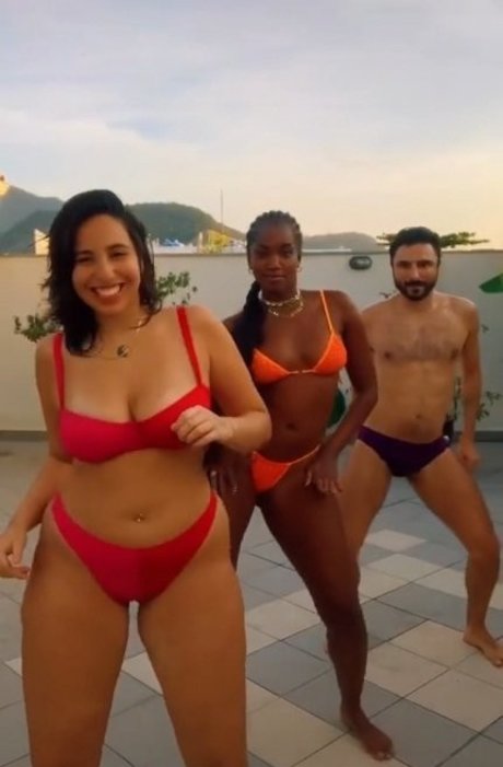 Iza Cantora pornographic model pic