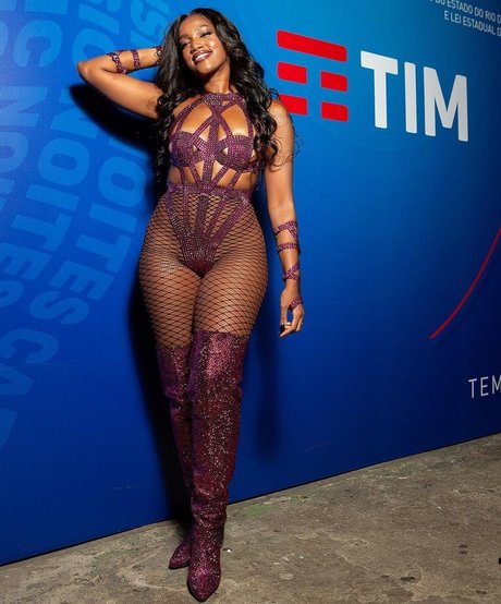 Iza Cantora top actress images