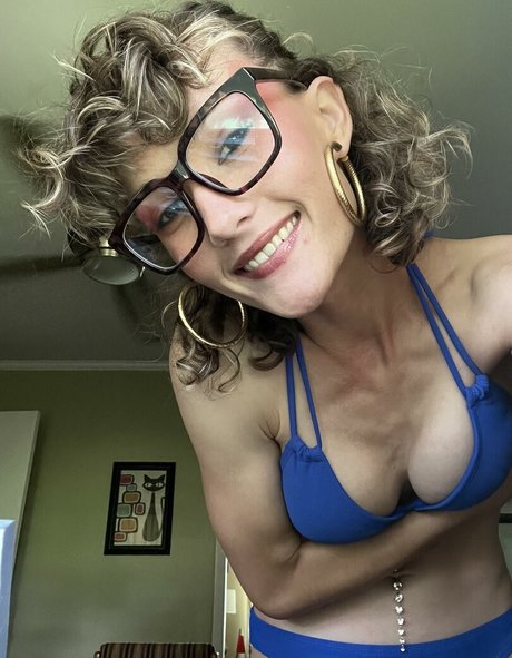 Ahanu Reed naked pornstar pic