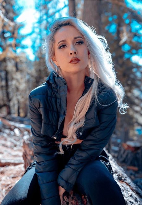 HendoArt model perfect gallery