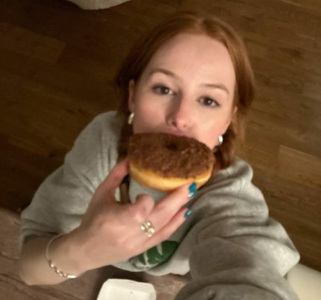 Madelaine Petsch pornstar xxx pic