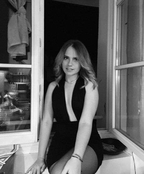 Axelle Maga sex model pictures