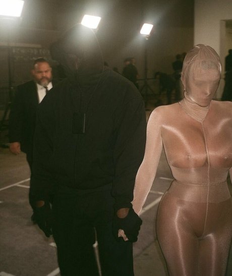 Bianca Censori star erotic image