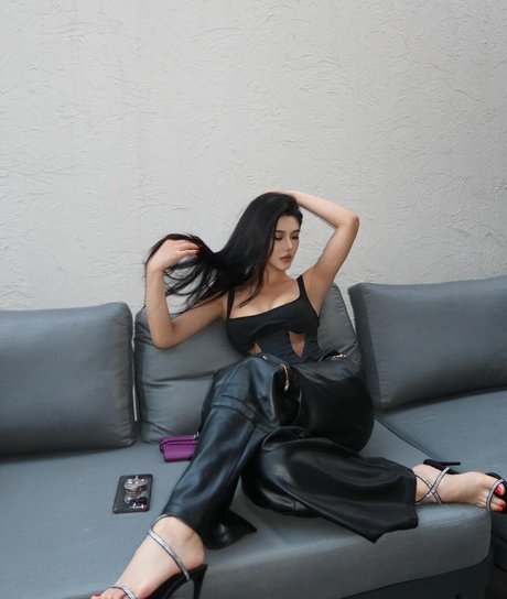 June Gong exclusive actress pic