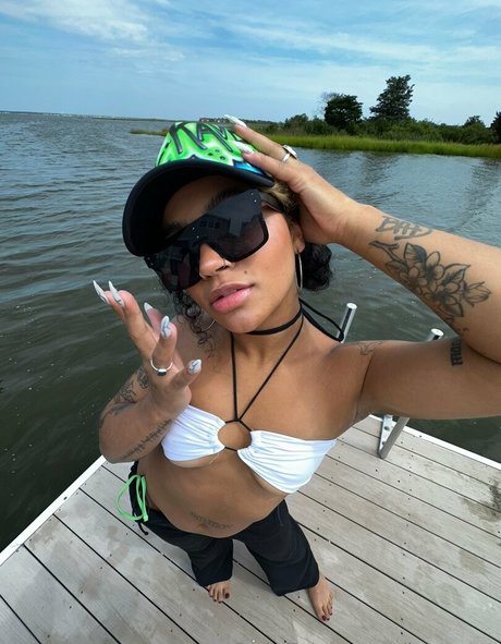 be rave nudes star images