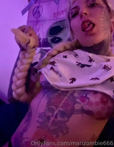 marizombie666 model images
