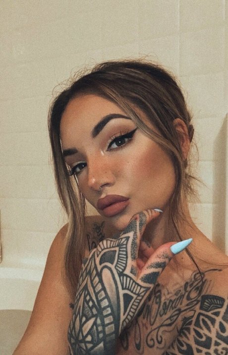 Brittany Zapata star naked img