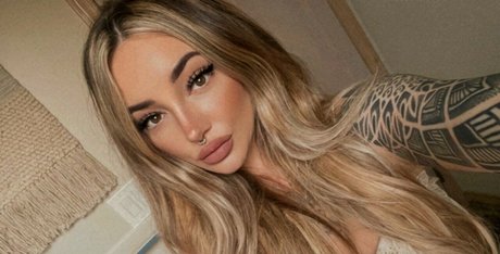 Brittany Zapata nude model galleries