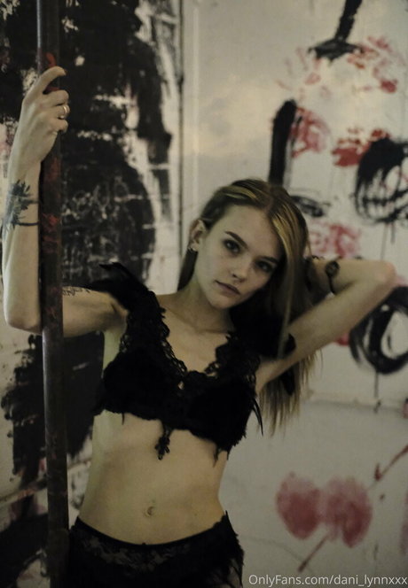 lilbird 777 erotic actress photo