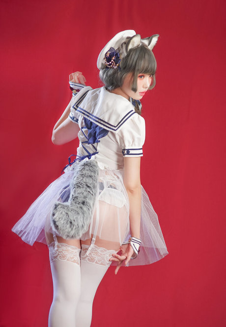 eeelyeee star xxx image