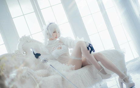 eeelyeee hot star pictures