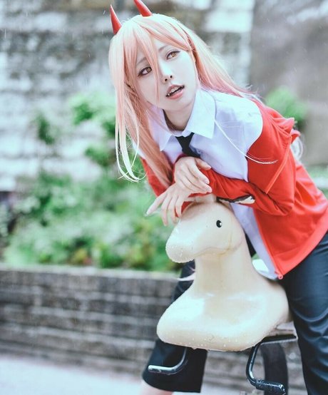 eeelyeee sex star img