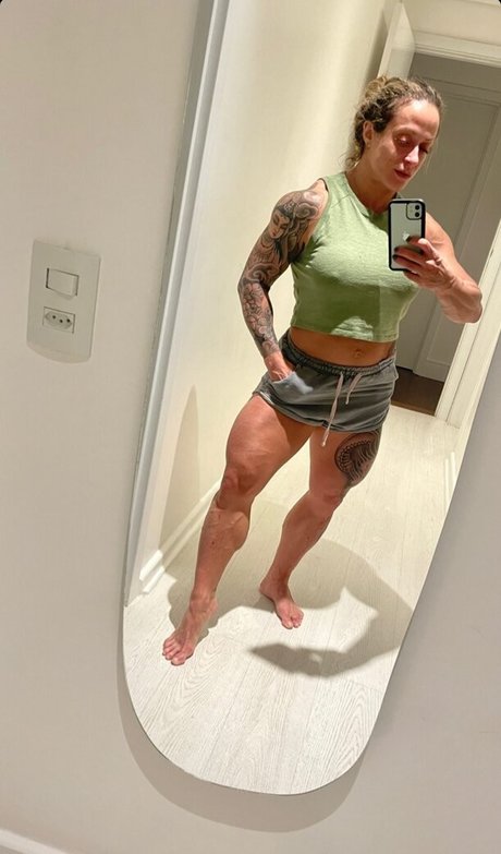 Vanessa Alvares pornstar erotic galleries