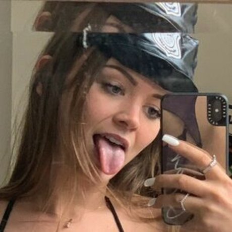 Charlotte Hanna model top archive