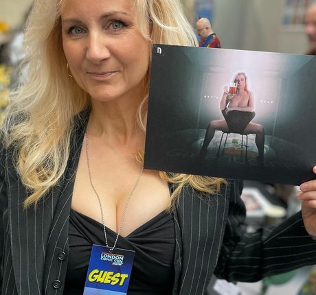 Corrinne Wicks Profile pic