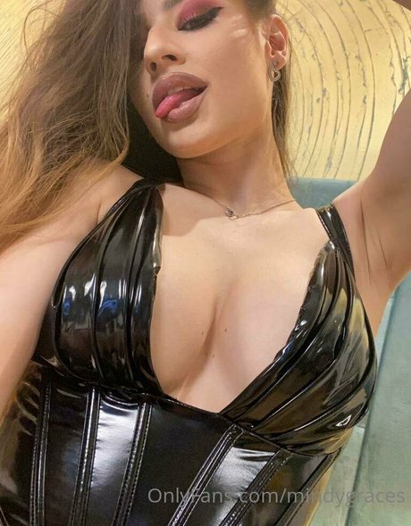 mindygraces star hot pictures