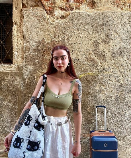 artbitch666 model nice archive