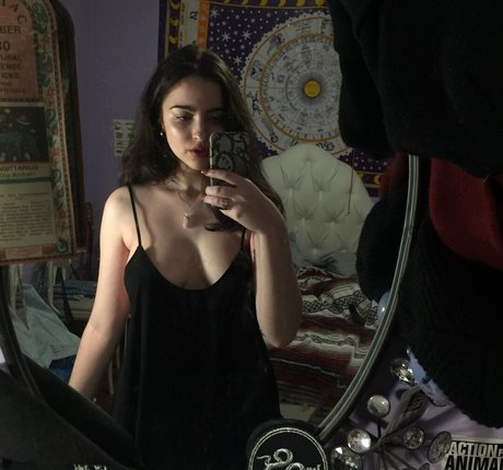 artbitch666 erotic model img