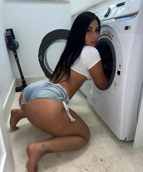 badlilshego model img