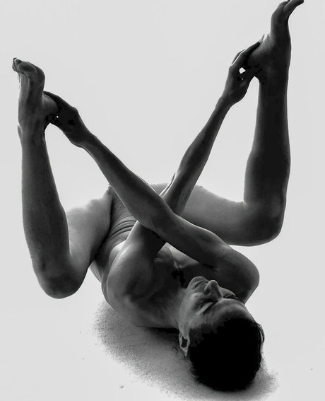 Tunaapari nude actress pic