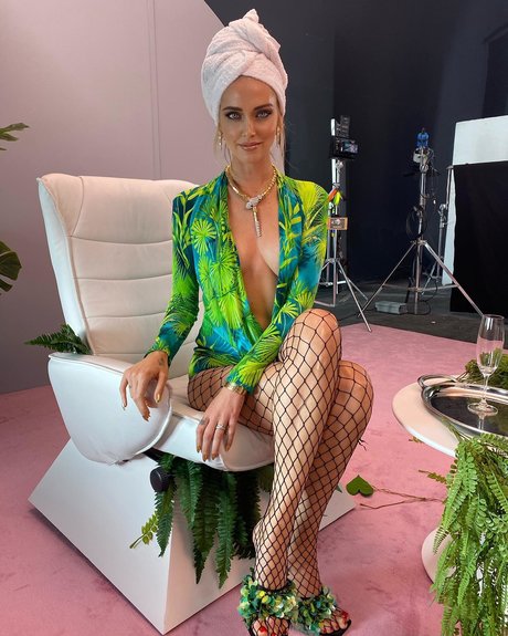 Chiara Ferragni free model images