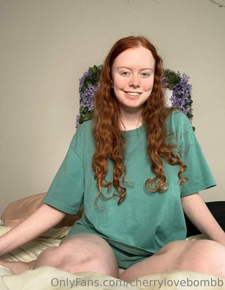 Cherrylovebombb model top gallery