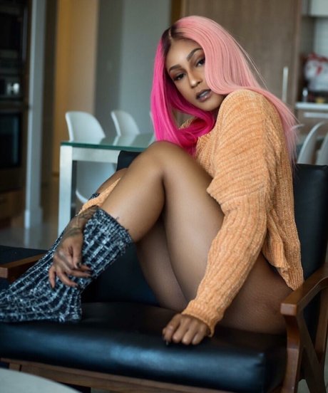 Mizz Twerksum model naked archive