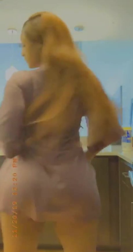 Mizz Twerksum hot model img