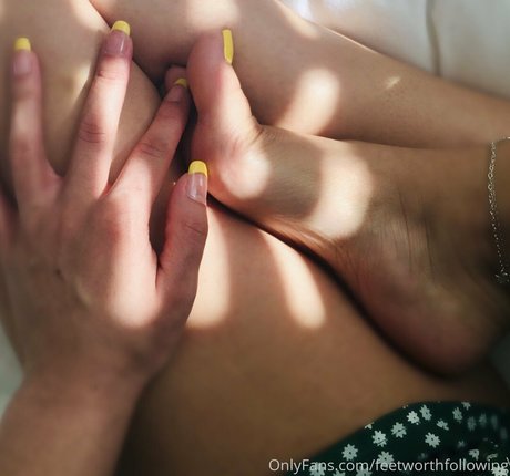 feetworthfollowing porn star picture
