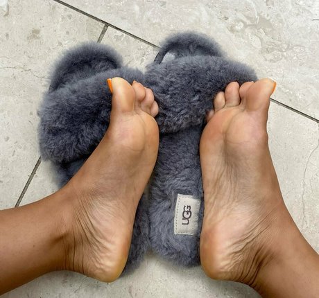 feetworthfollowing hd star img