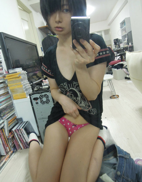 Iiniku Ushijima art actress picture