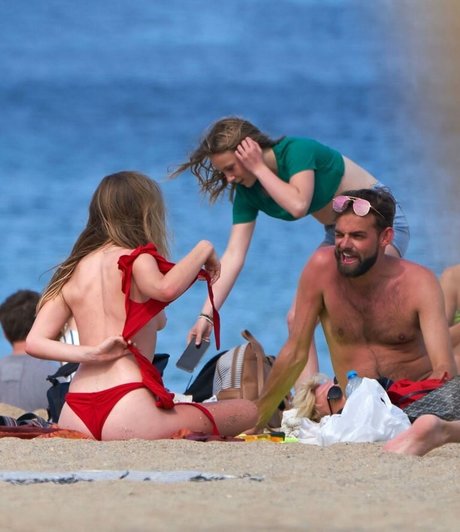 Diana Vickers star pretty photos